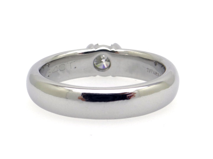 Tiffany & Co. クリスタル雪だるま Tiffany & Co. 2.27tcw Three Stone Sapphire & Diamond